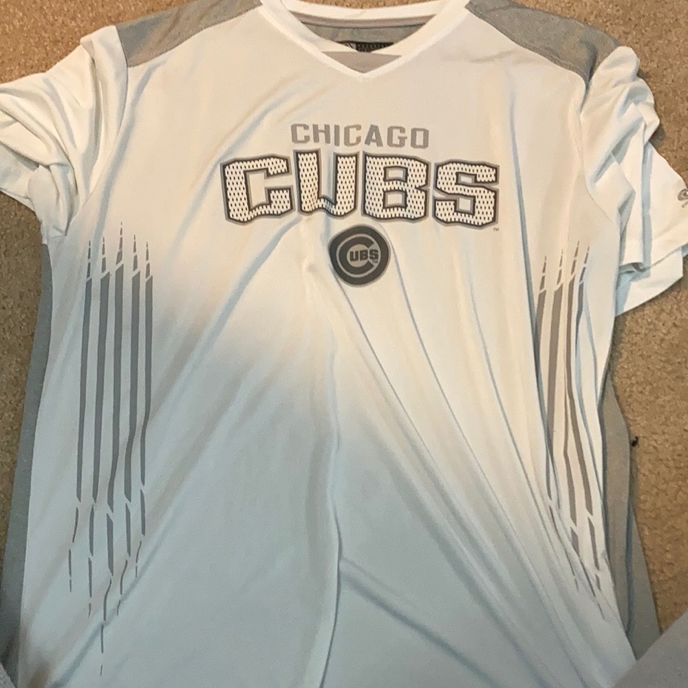 True Fan Chicago Cubs Athletic Shirt